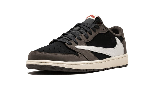 AIR JORDAN 1 LOW
"Travis Scott"