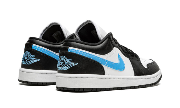 AIR JORDAN 1 LOW
"Black / University Blue"