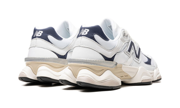 NEW BALANCE
9060
"White / Navy