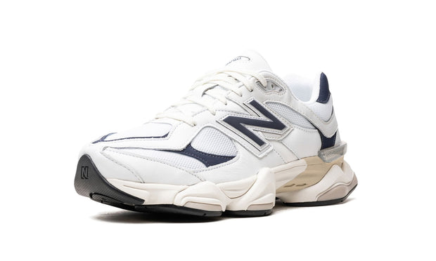 NEW BALANCE
9060
"White / Navy