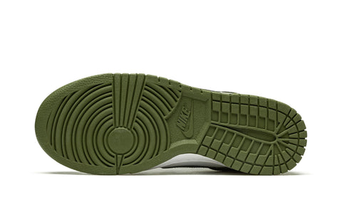 NIKE
SB DUNK LOW
"Medium Olive"